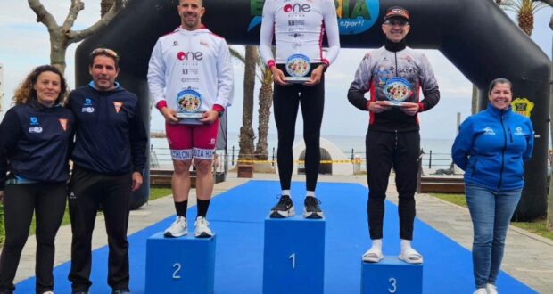 Jacob Sánchez i Indre Barkute guanyen el Duatló Santa Eulària 2026